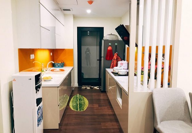 Thiết kế tủ bếp nhỏ gọn cho căn hộ của chị Linh ở IMPerial Garden Hà Nội